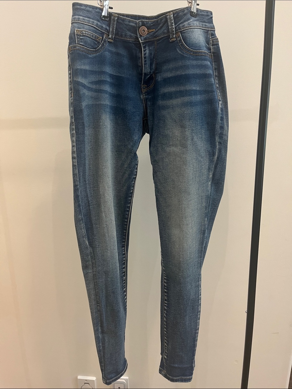 Maurices Women's Faded Blue Skinny Jeans